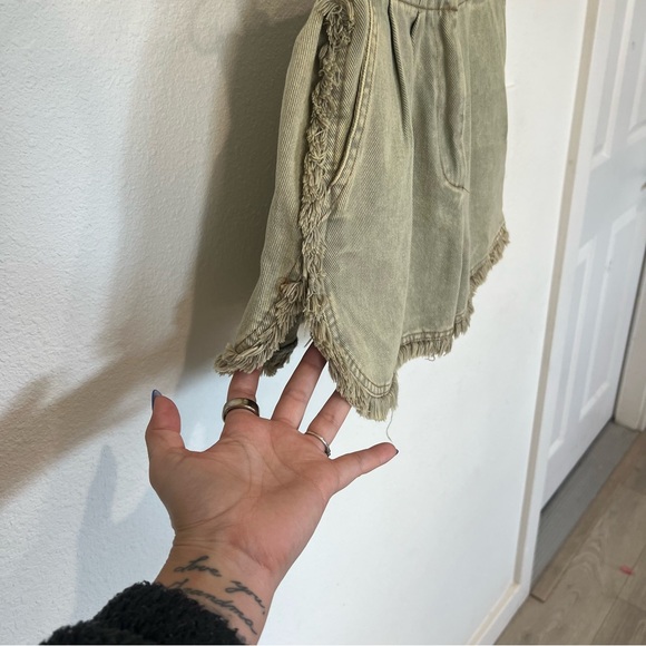 NWT Fate distressed shorts - Picture 3 of 6